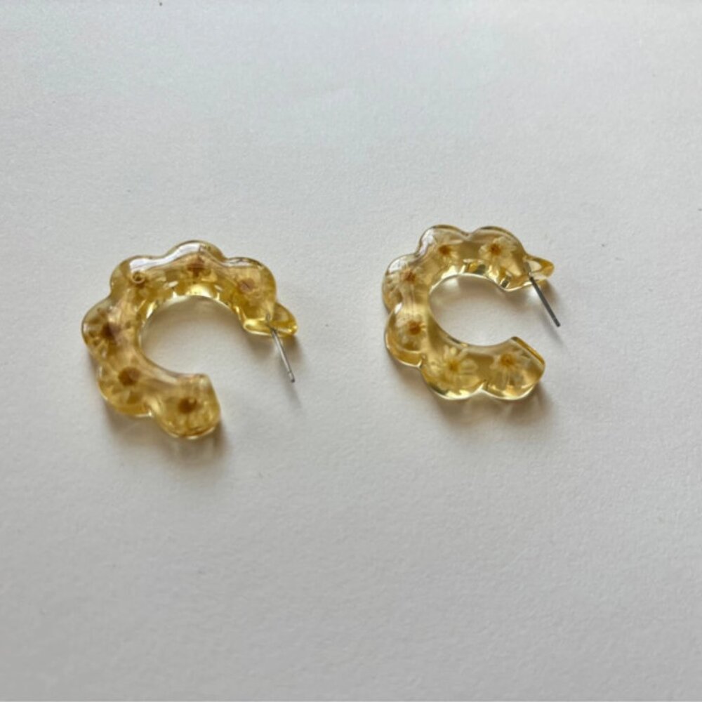 Flower acrylic coated earrings